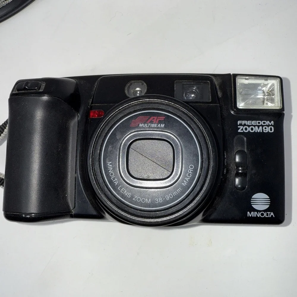 Minolta Freedom Zoom 90 Date 35mm Point & Shoot Film Camera With Bag PARTS ONLY